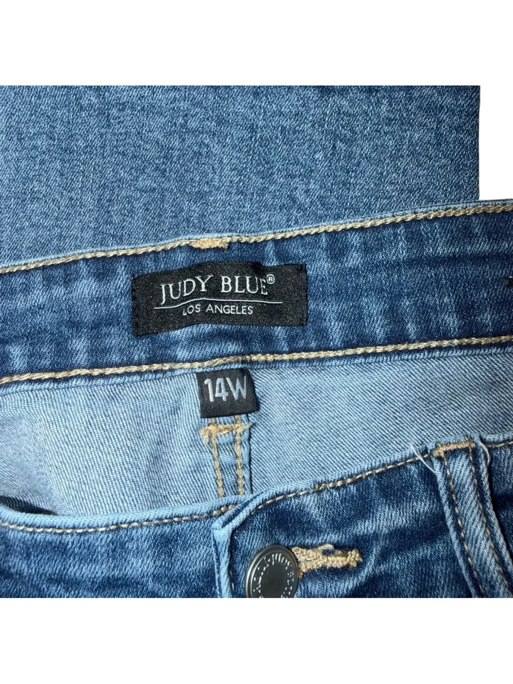 Judy Blue Medium Blue Distressed Ankle Crop Jeans